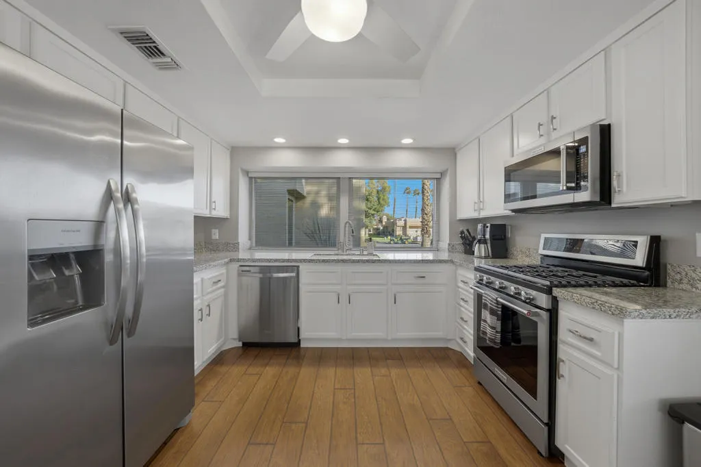 41597 Armanac Court, Palm Desert, California 92260 home-pic-15